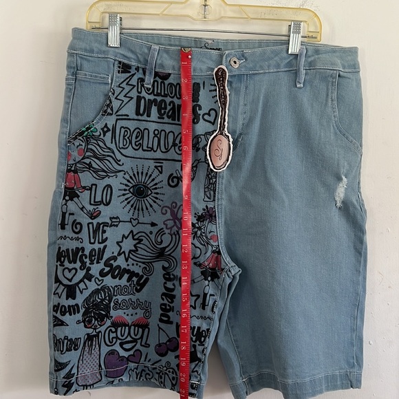 Spoon woman distressed blue jeans shorts - Picture 3 of 7